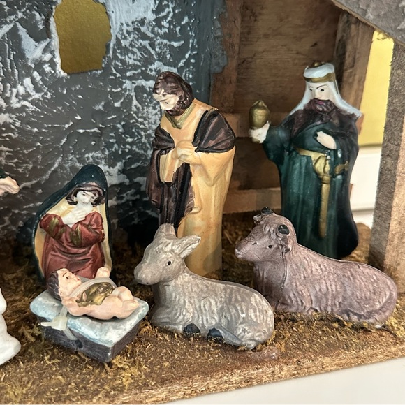 NATIVITY SCENE Simple Rustic Wood Christmas Manger Crèche Scene - Picture 4 of 10